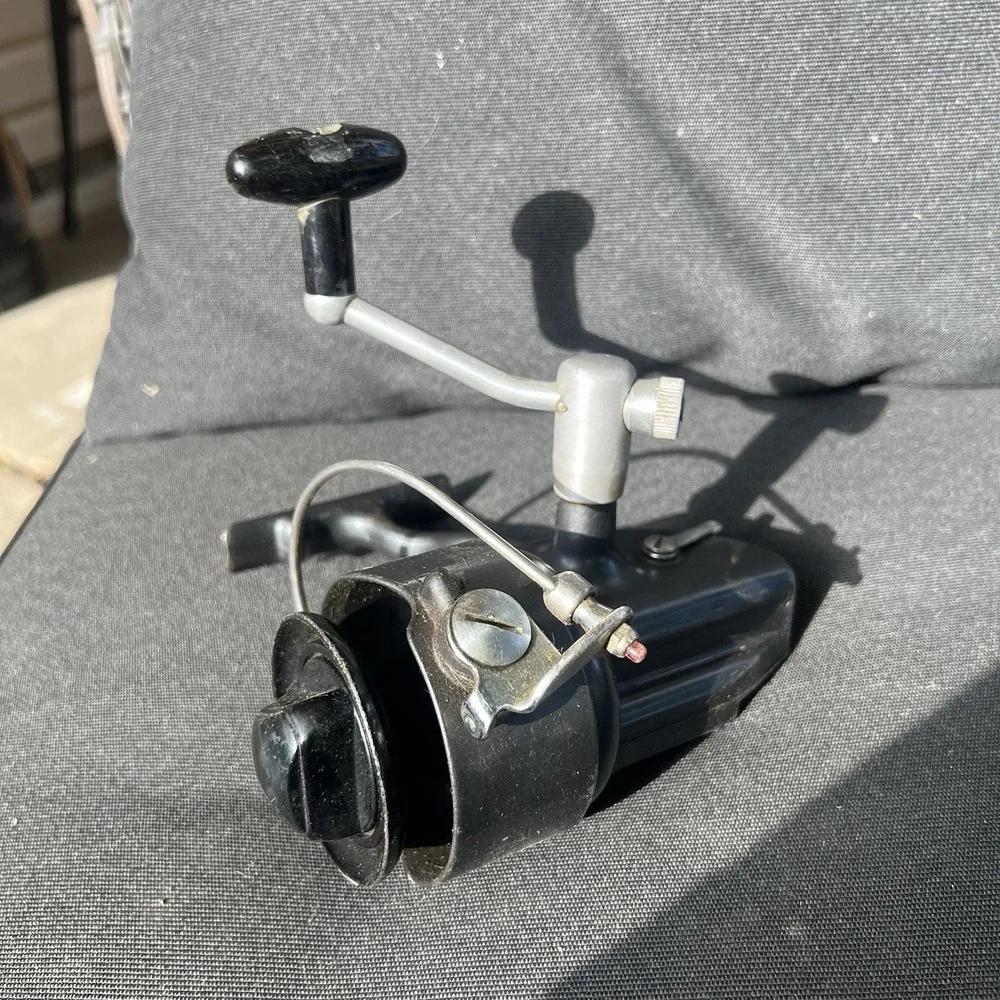 Vintage Shakespeare Sea Wonder 2080 Model FB Saltwater Spinning Reel Made In USA